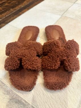 Hermes Étoupe Fur Oran Slide Sandals